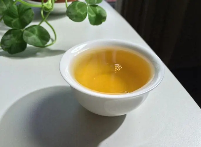 2022年一喝普洱茶肚子就熱熱的怎么回事？