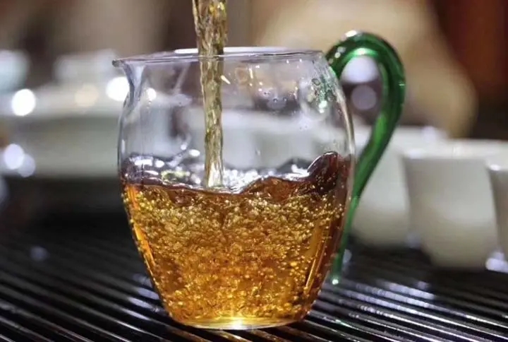 連“喉韻”和“鎖喉”都搞不清楚，就不要說懂普洱茶！