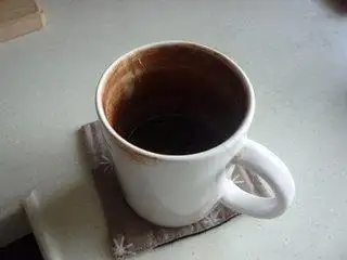 茶垢清潔有妙招，一分鐘讓茶杯光亮如新！