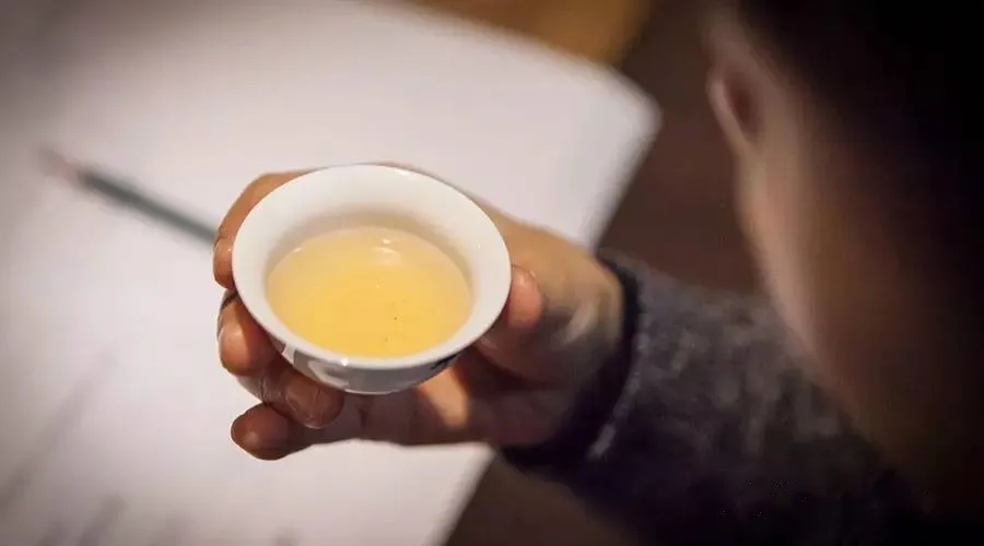 茶和水為什么會“分離”？